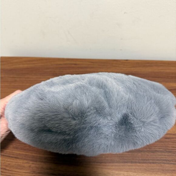 Solar Eclipse NWOT Faux Fur Top Knot Handle Bag in Gray. - Picture 4 of 5